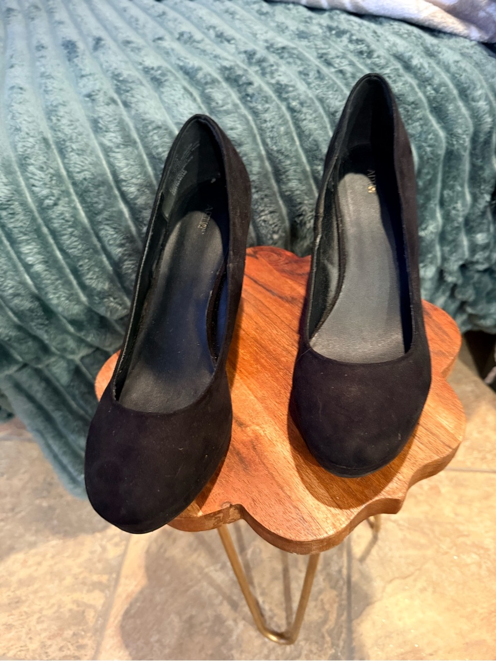 Apt. 9 Black Suede Round-Toe Pumps